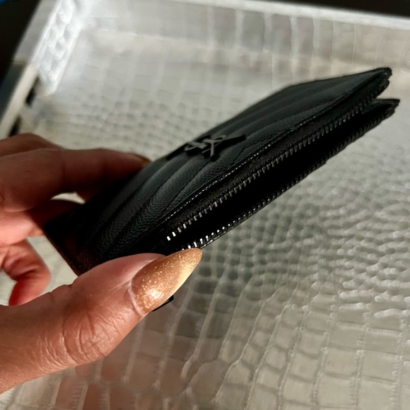 Yves Saint Laurent Black Chevron Card Holder - Picture 2 of 4